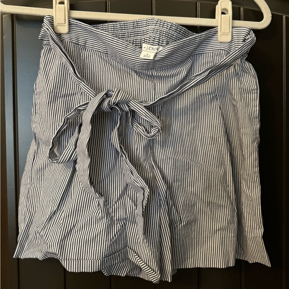 J. Crew Factory Tie-waist Short In Cotton
Poplin - Picture 2 of 3